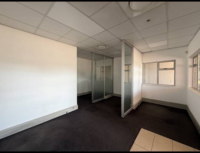 2,227.20M² SHOWROOM TO LET IN BRUMA